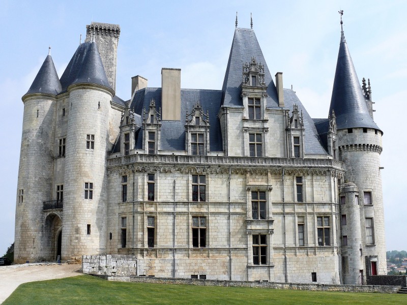 Château de La Rochefoucauld bnb chambres dhotes hotels
